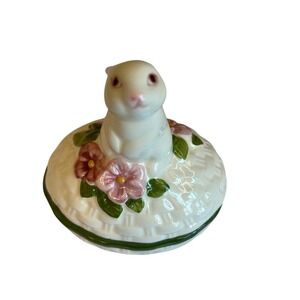 Vintage Avon 1982 Easter Bunny Rabbit Ceramic Tricket Box 4x4